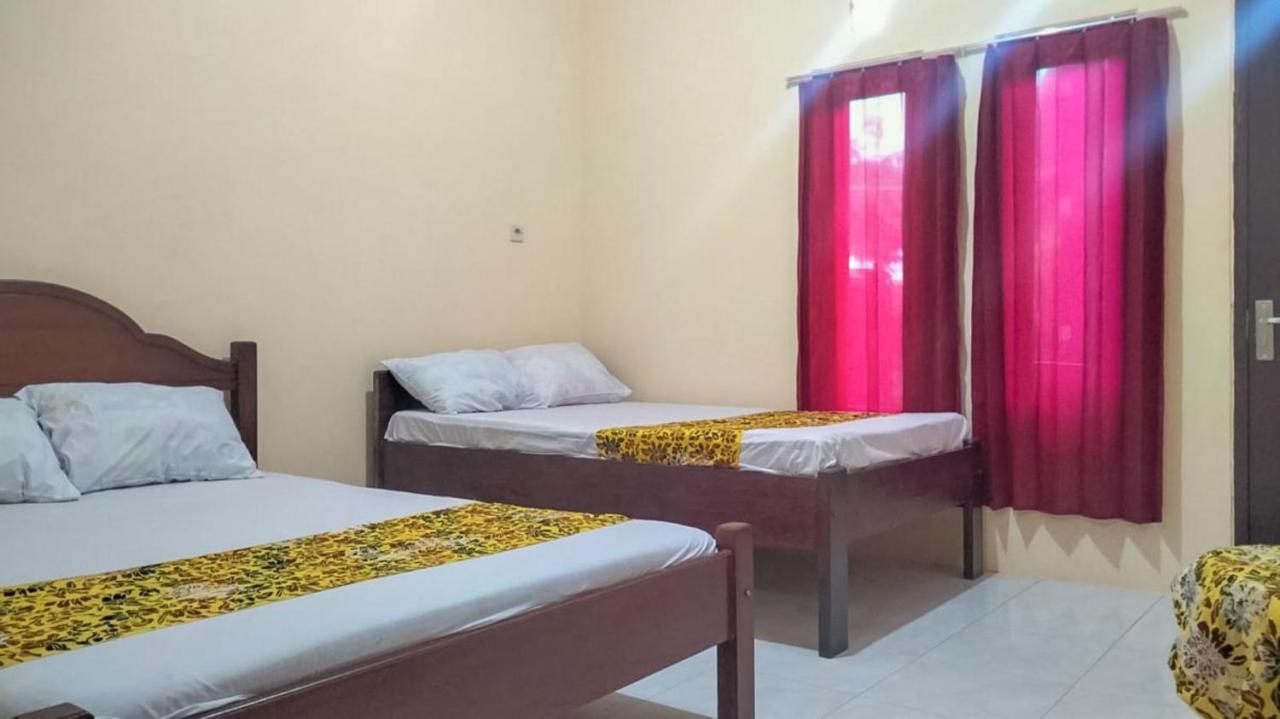 Zulfina Homestay Syariah Mitra Reddoorz Banyuwangi  Luaran gambar