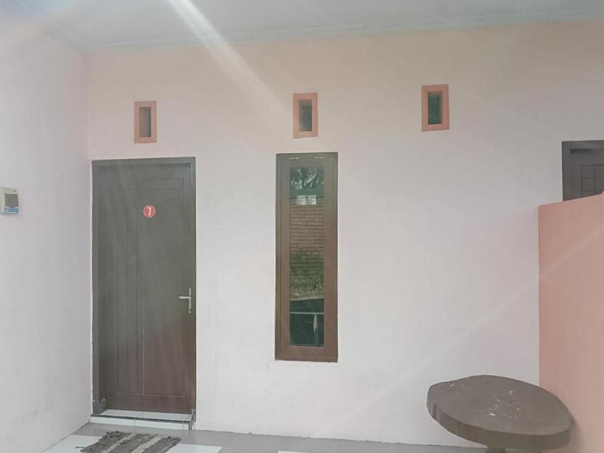 Zulfina Homestay Syariah Mitra Reddoorz Banyuwangi  Luaran gambar