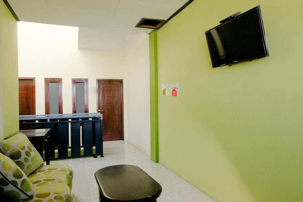 Zulfina Homestay Syariah Mitra Reddoorz Banyuwangi  Luaran gambar