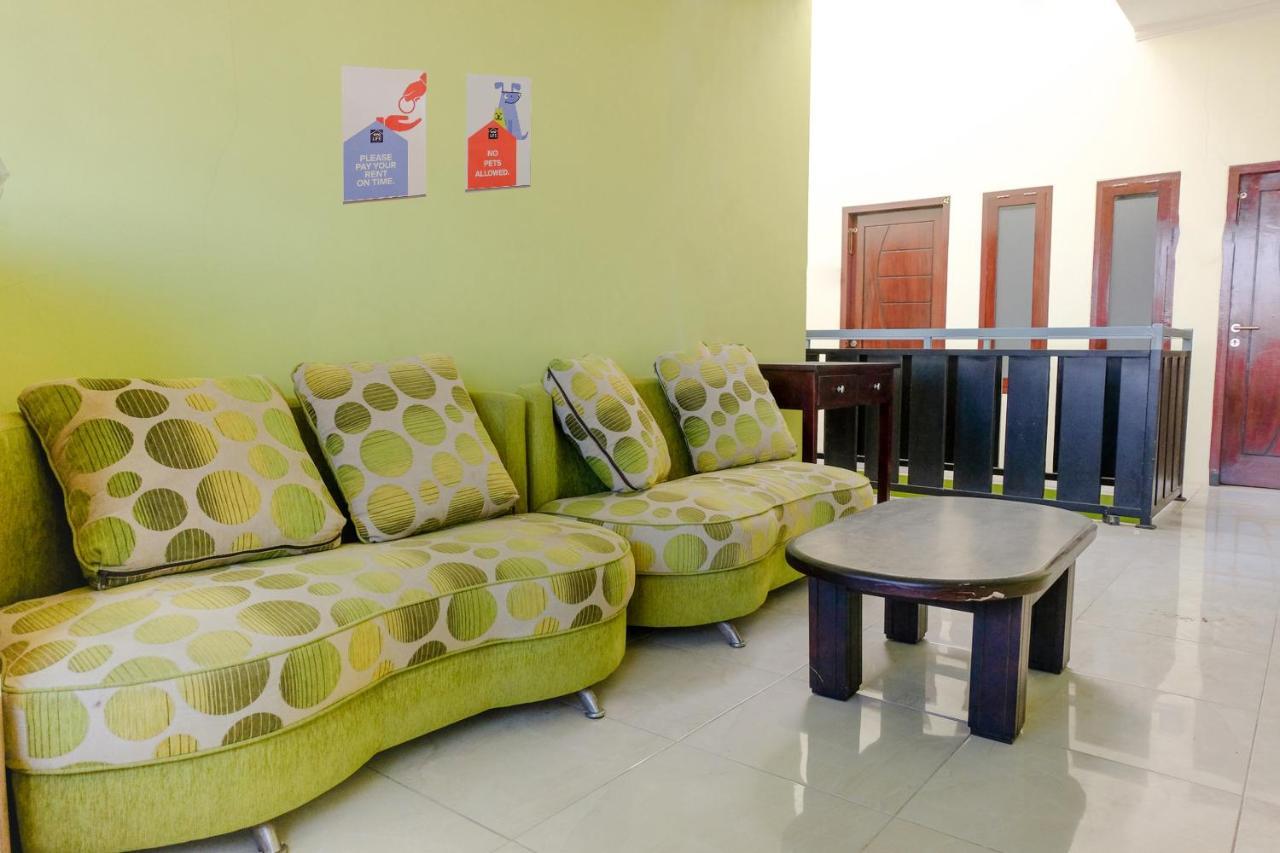 Zulfina Homestay Syariah Mitra Reddoorz Banyuwangi  Luaran gambar
