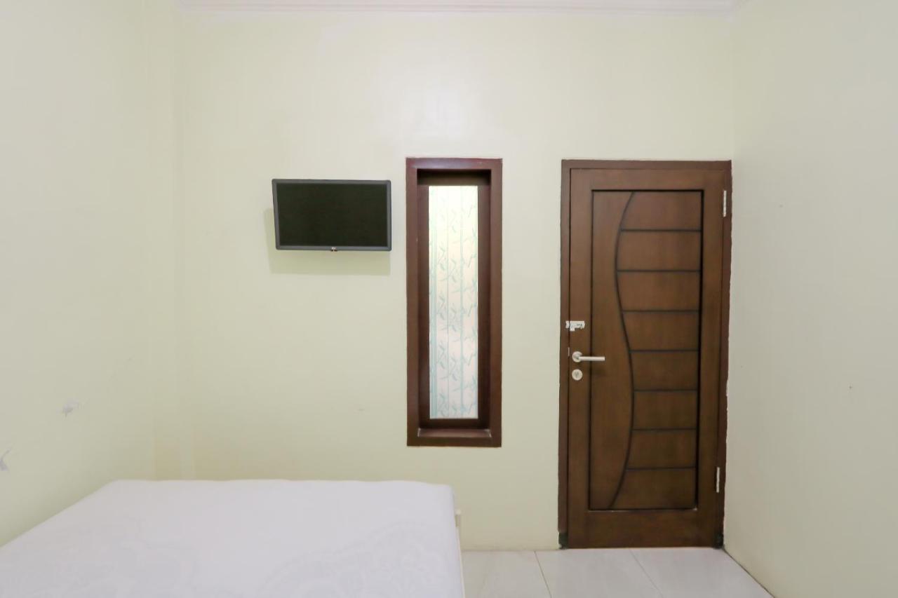 Zulfina Homestay Syariah Mitra Reddoorz Banyuwangi  Luaran gambar