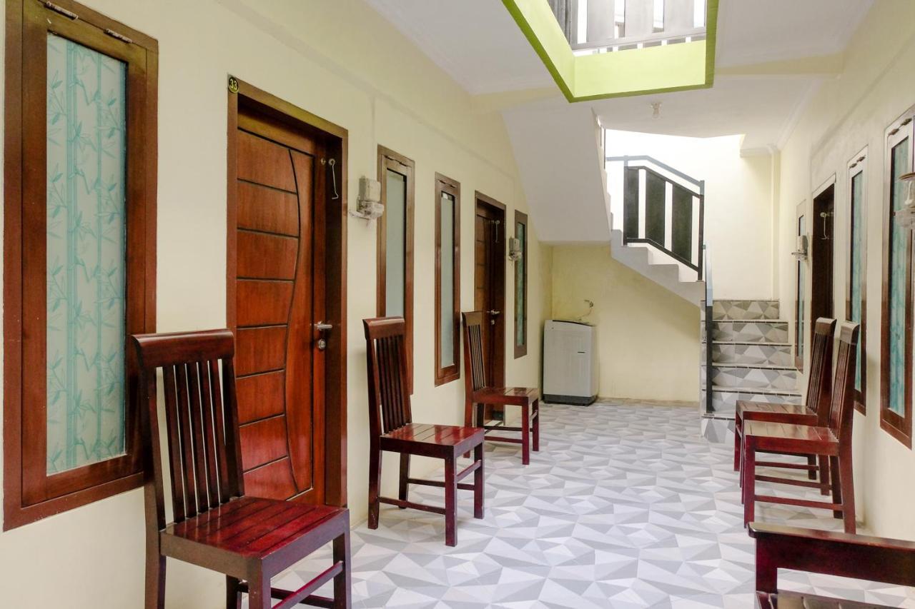 Zulfina Homestay Syariah Mitra Reddoorz Banyuwangi  Luaran gambar