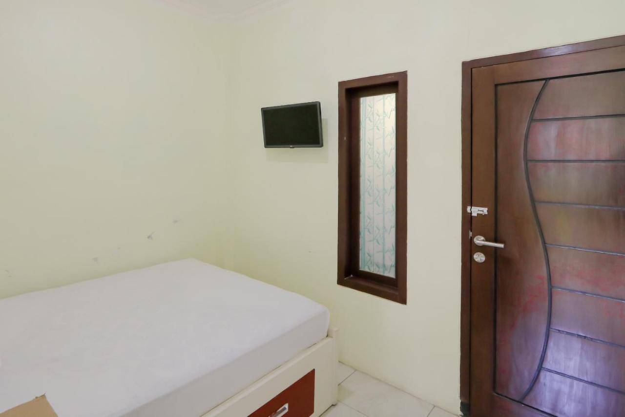 Zulfina Homestay Syariah Mitra Reddoorz Banyuwangi  Luaran gambar